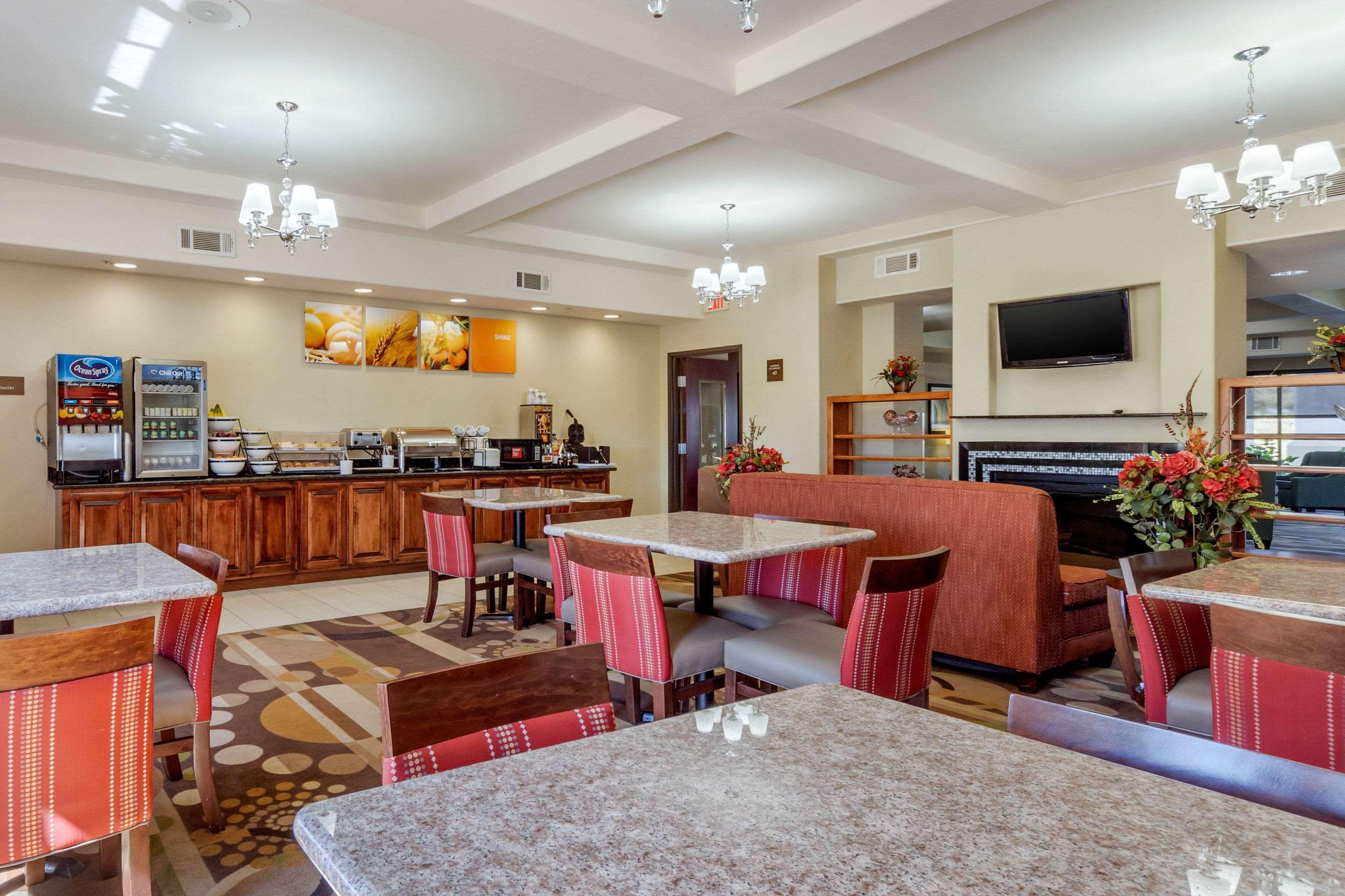 Comfort Inn & Suites Perry I-35 Buitenkant foto