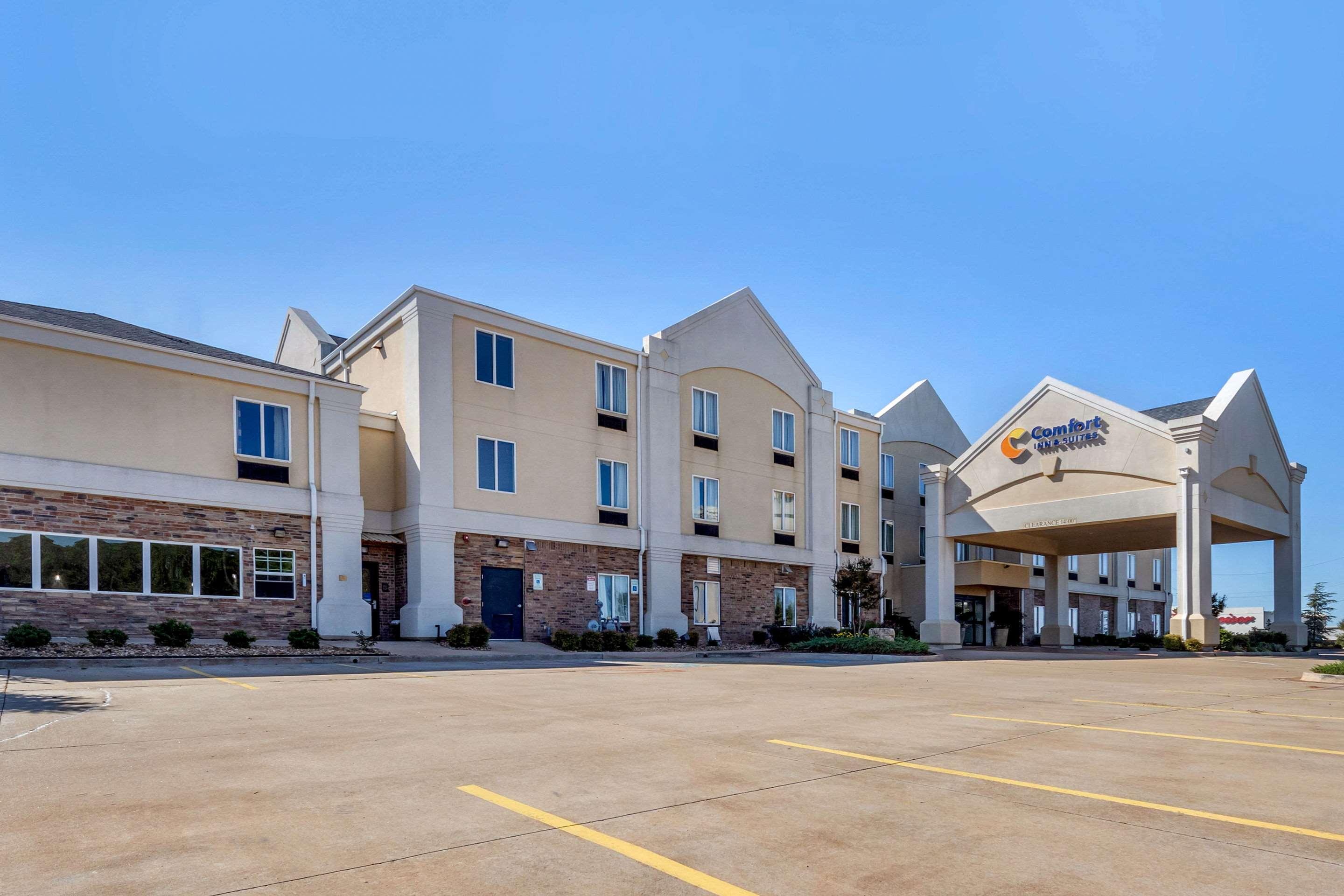 Comfort Inn & Suites Perry I-35 Buitenkant foto
